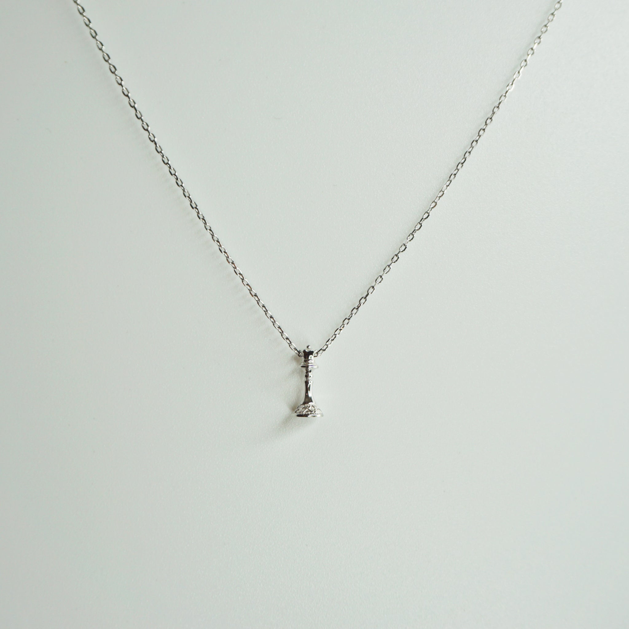 Signature Queen Fine Chain Necklace, Silver - Bella Mayford